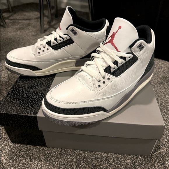 AIR JORDAN 3 RETRO
SUMMIT WHITE/FIRE RED - Picture 4 of 7